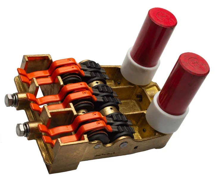 Traction brush-holder